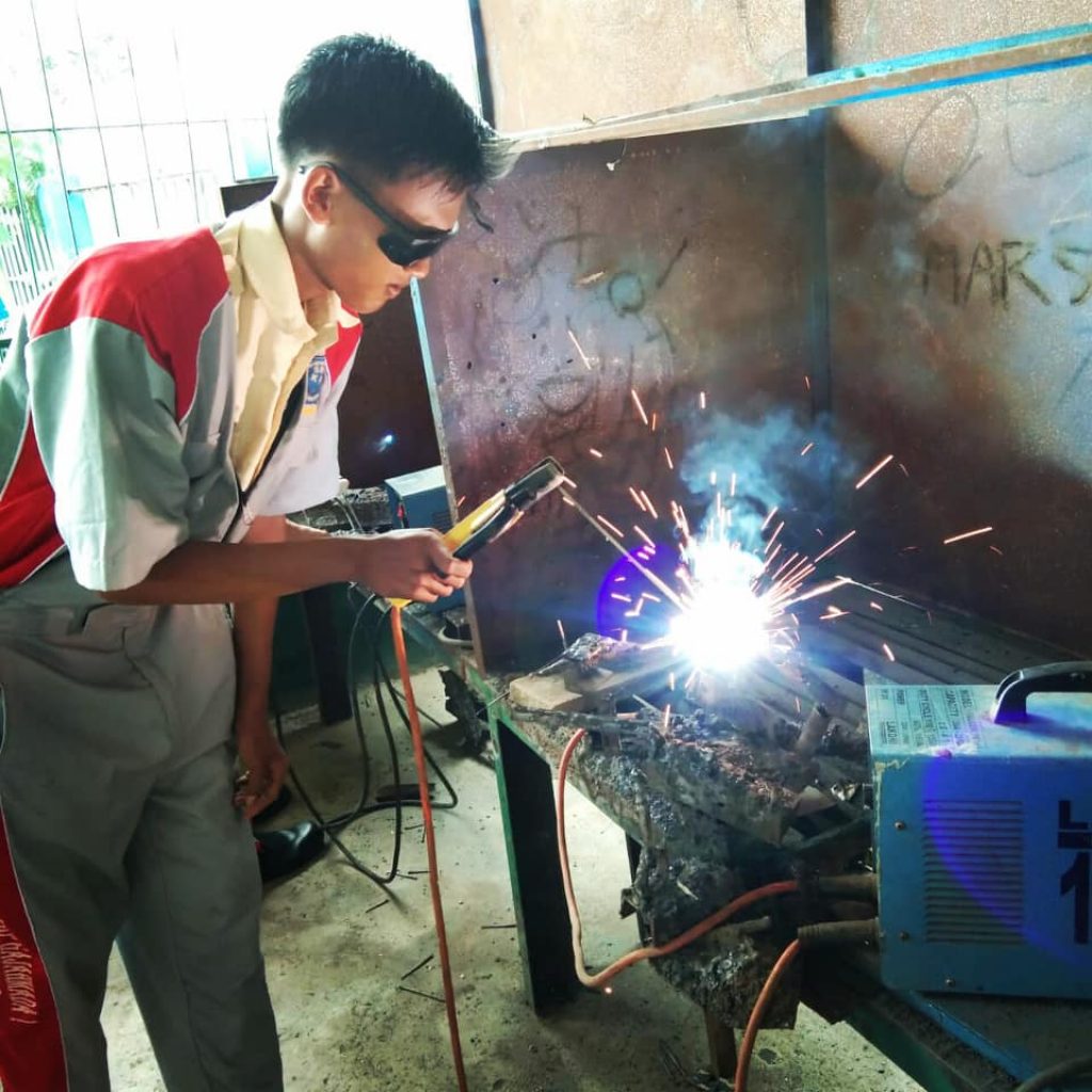 Teknik Pengelasan SMK KP GAJAH MADA METRO